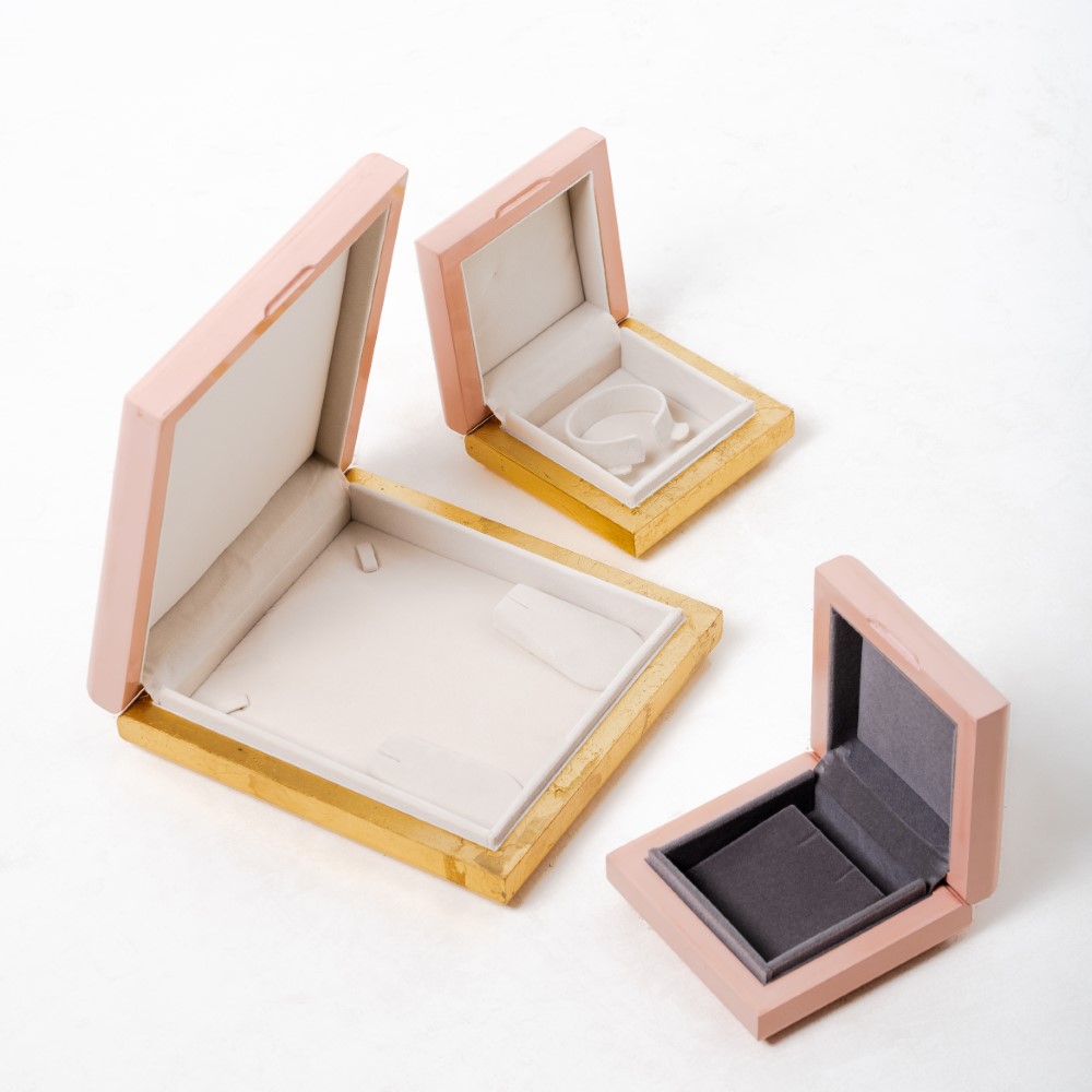 wooden jewellery box set for necklace and bangles and eardrops