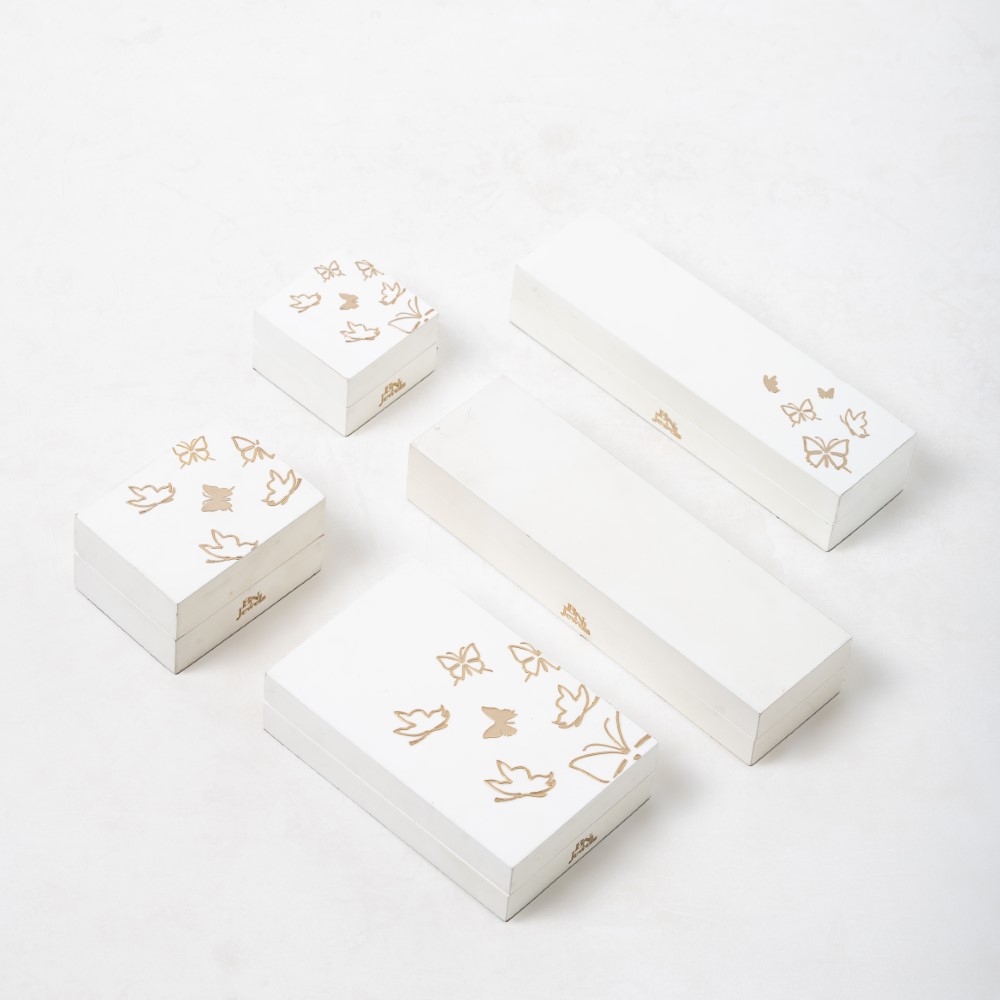 wooden jewellery box set in white vineer polished